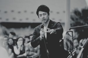 Junichiro Koizumi givning an election speech